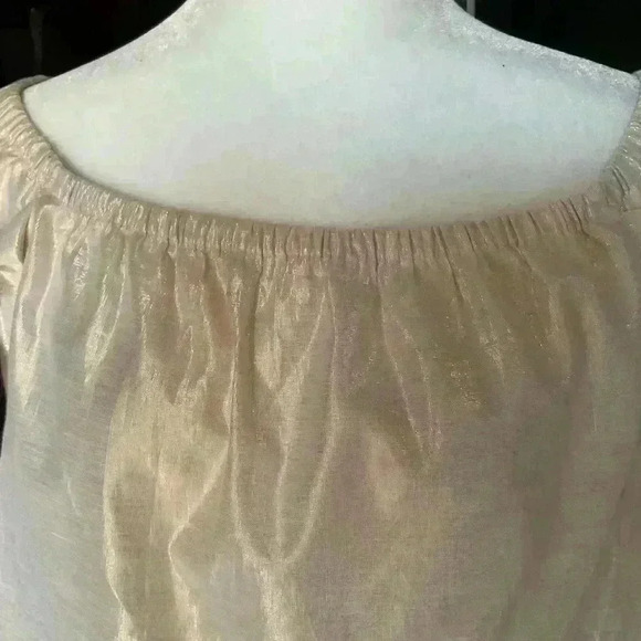 Beautiful off the shoulder champagne colour. Spring/ summer season  start - Picture 2 of 5